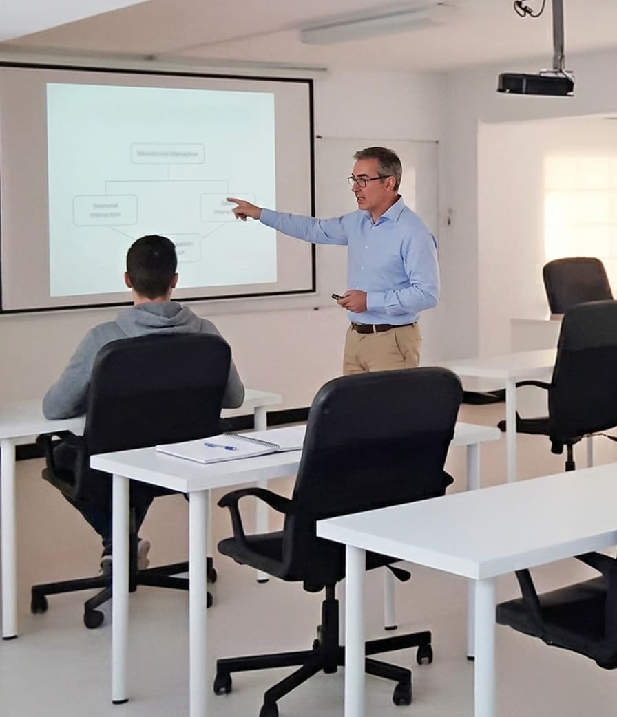 Clases de apoyo y preparación para selectividad y oposiciones